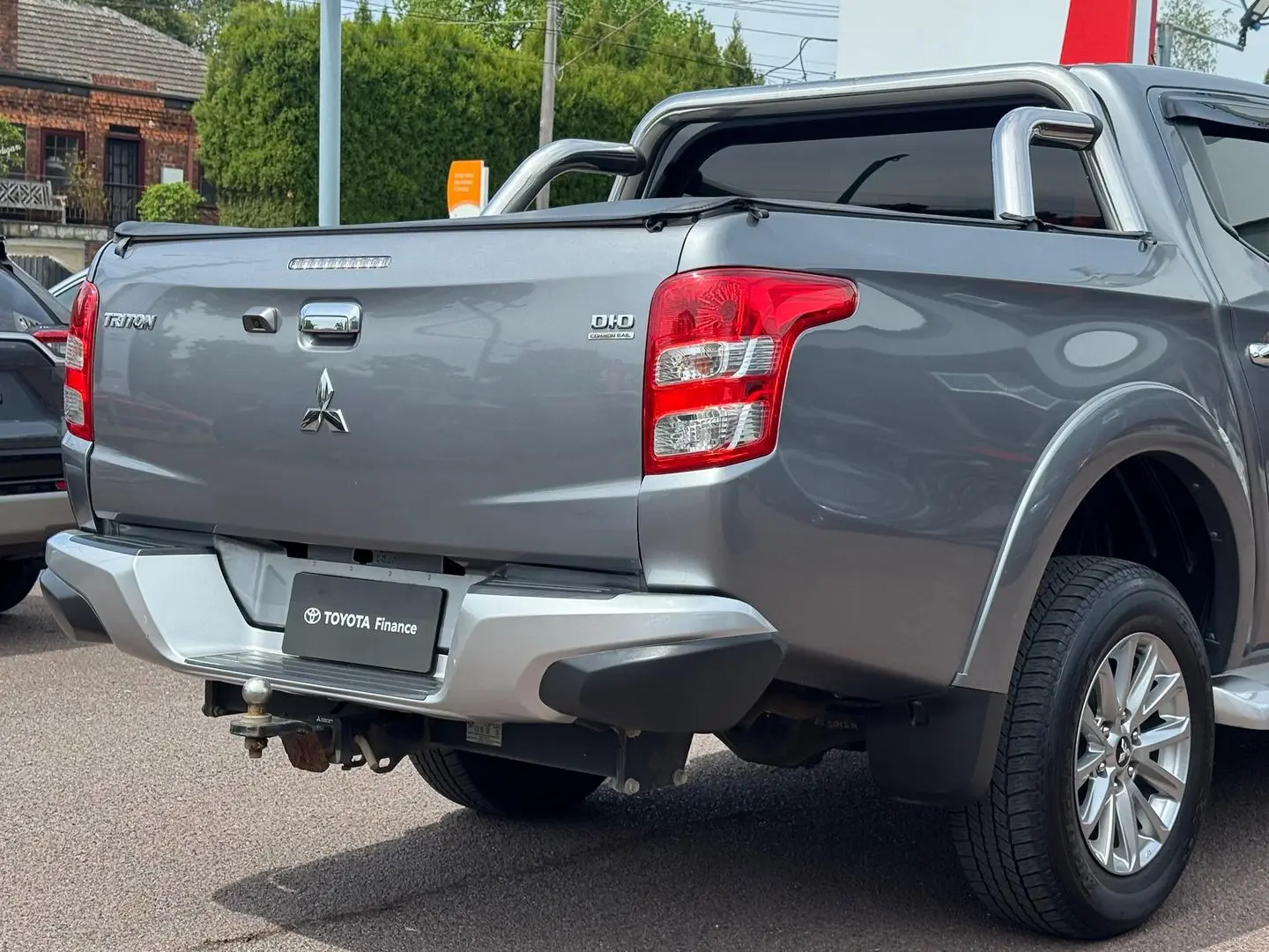 2017 Mitsubishi Triton Gallery Image 5