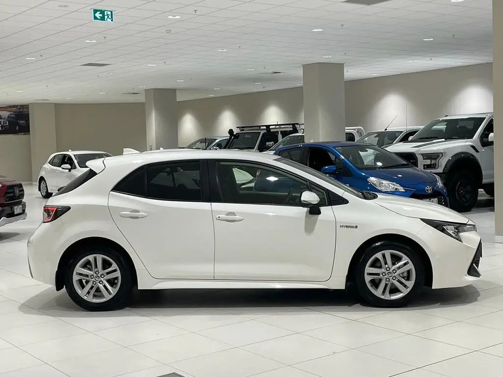 2022 Toyota Corolla Gallery Image 2