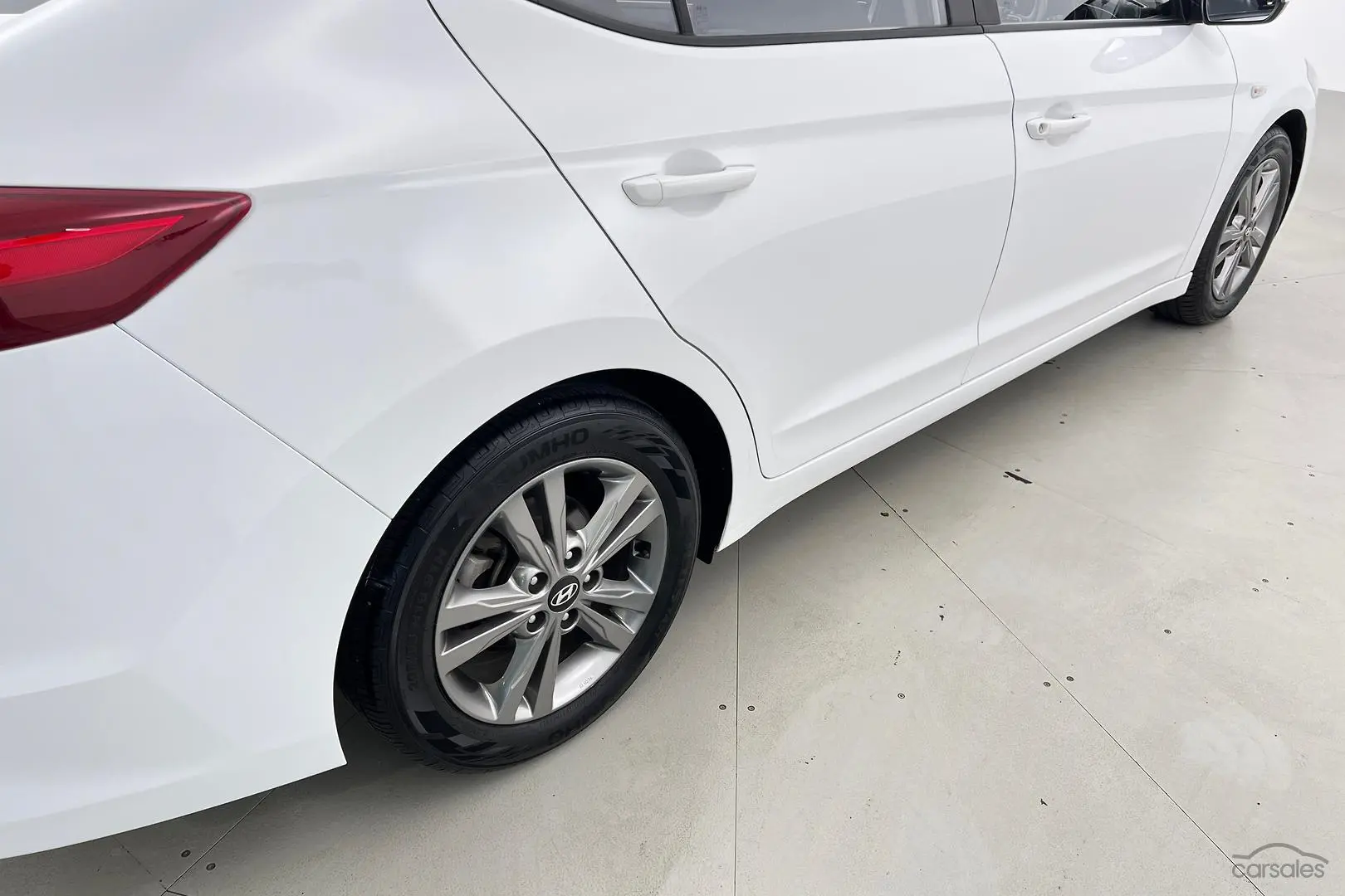 2018 Hyundai Elantra Image 4