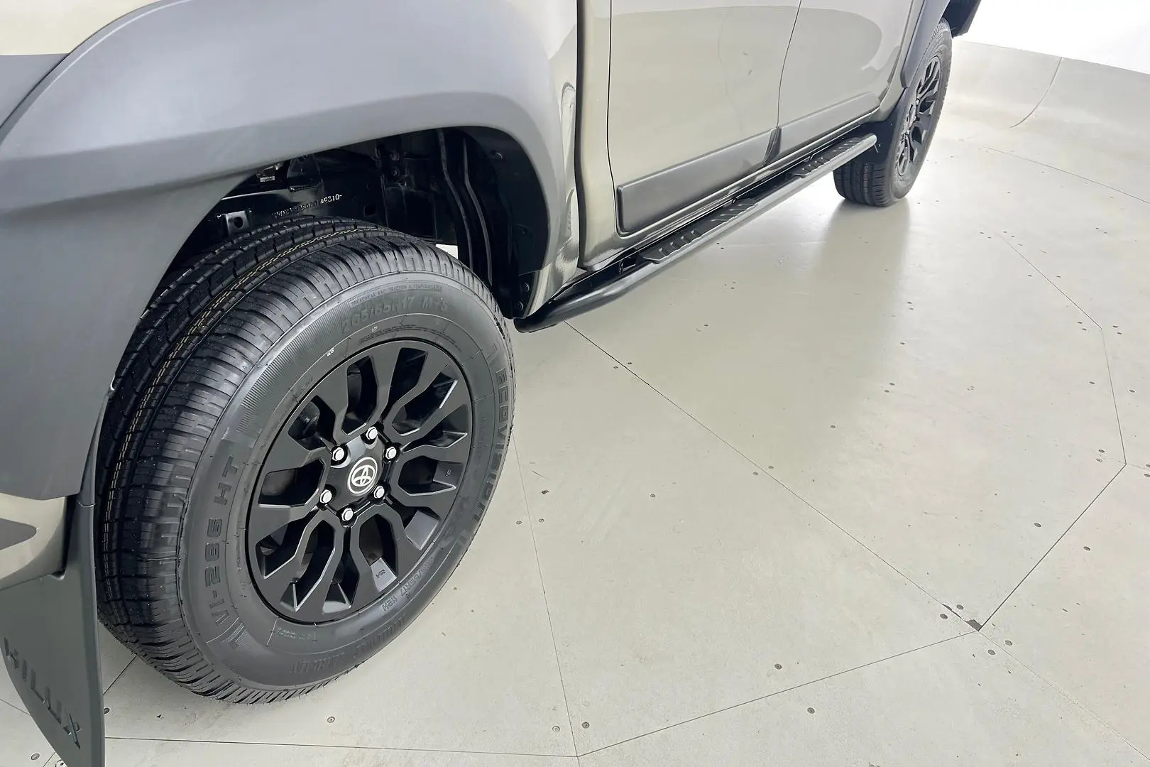 2021 Toyota Hilux Gallery Image 5