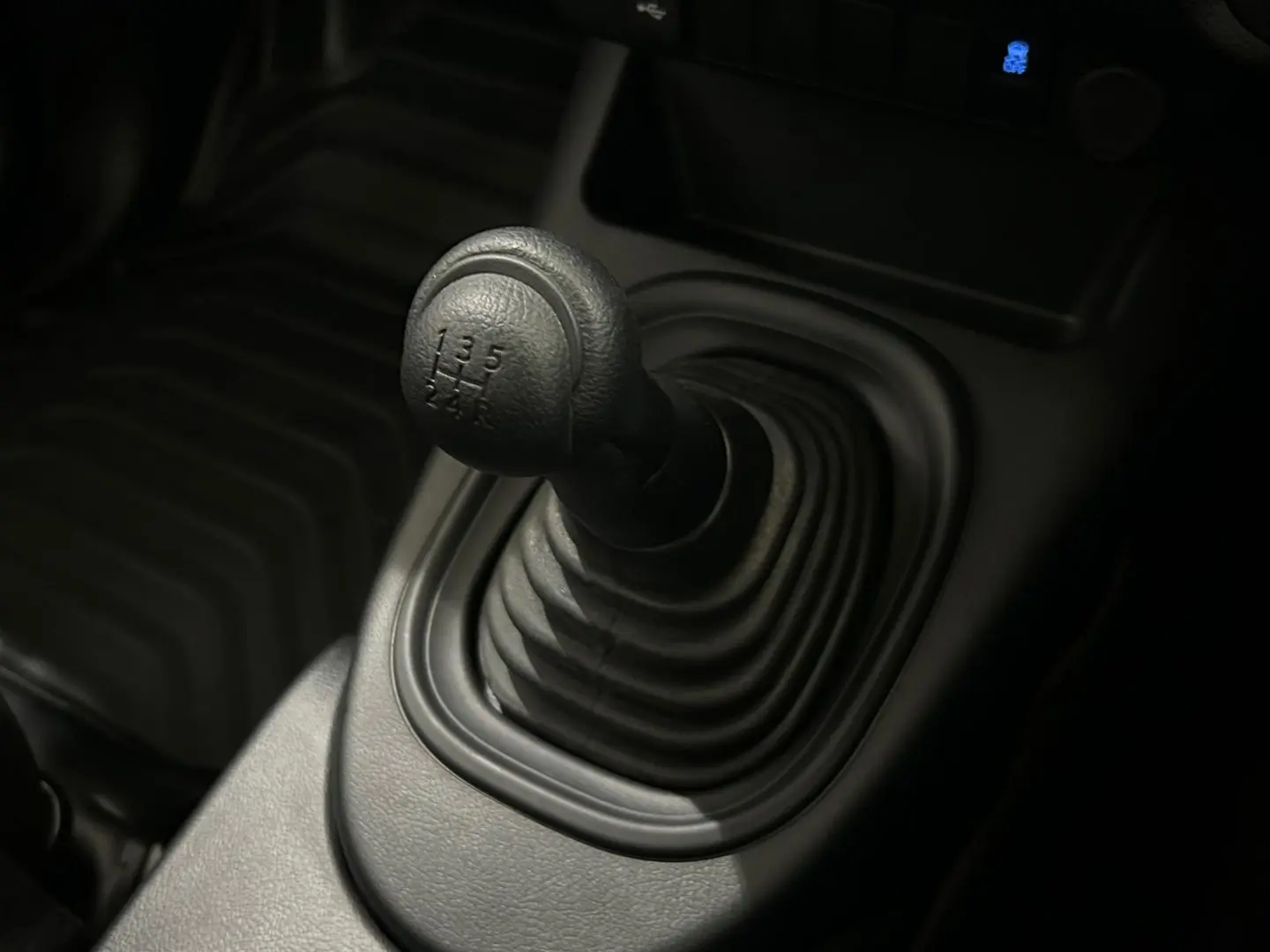 2024 Toyota Hilux Gallery Image 15