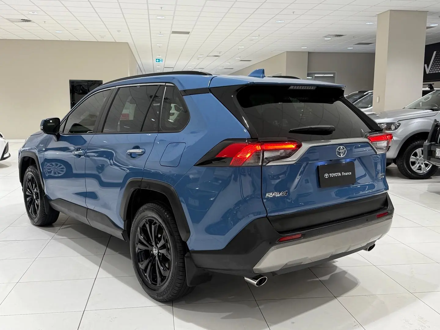 2025 Toyota RAV4 Gallery Image 8