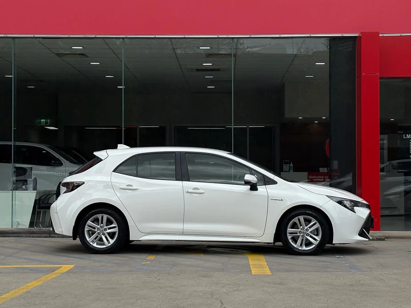 2018 Toyota Corolla Gallery Image 2