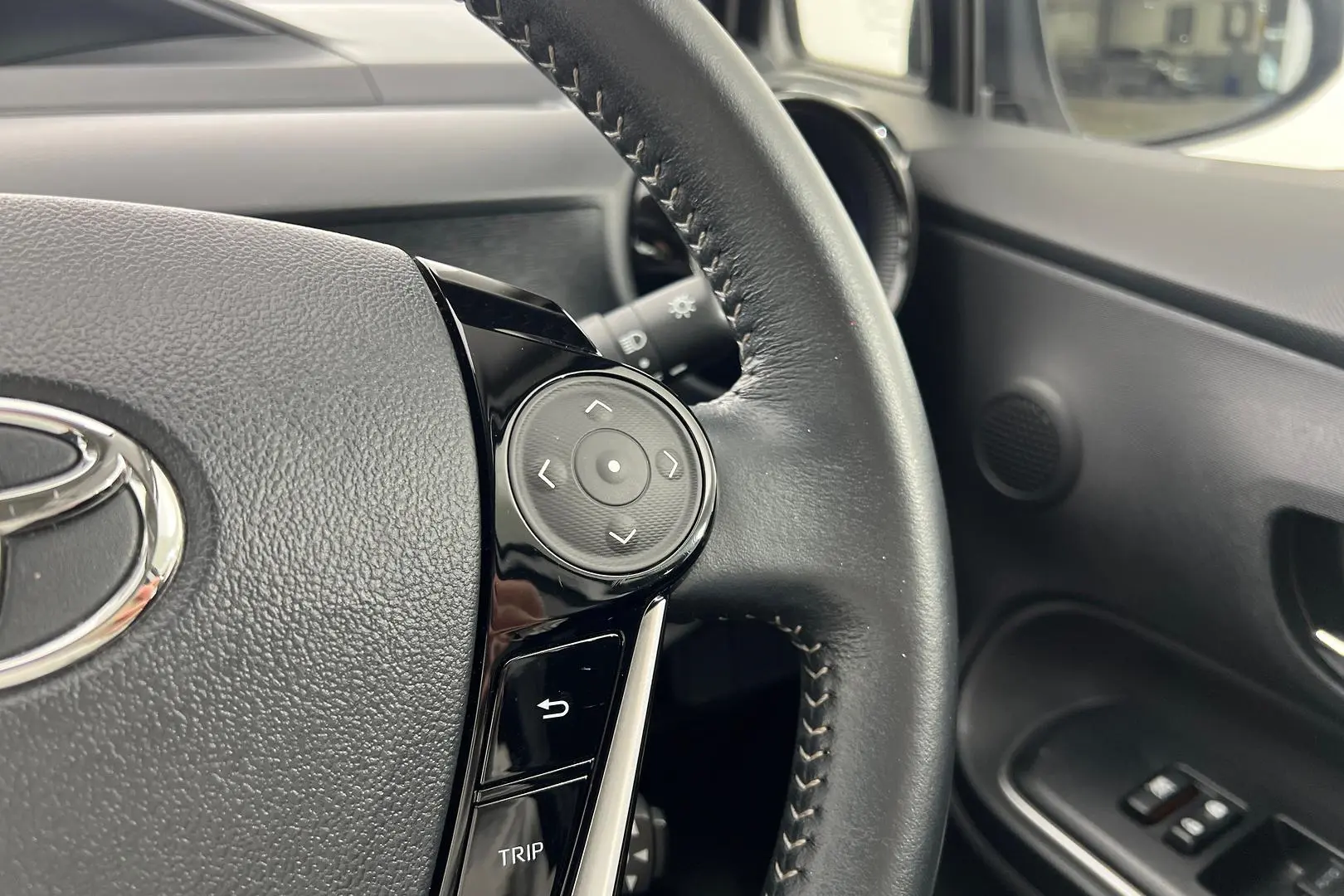 2018 Toyota Prius C Gallery Image 21