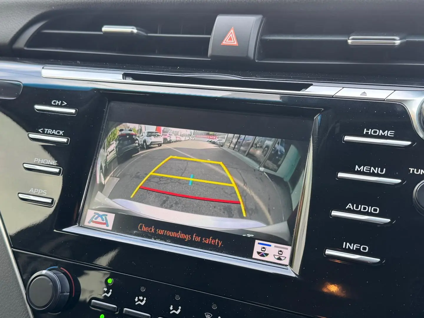 2018 Toyota Camry Gallery Image 15