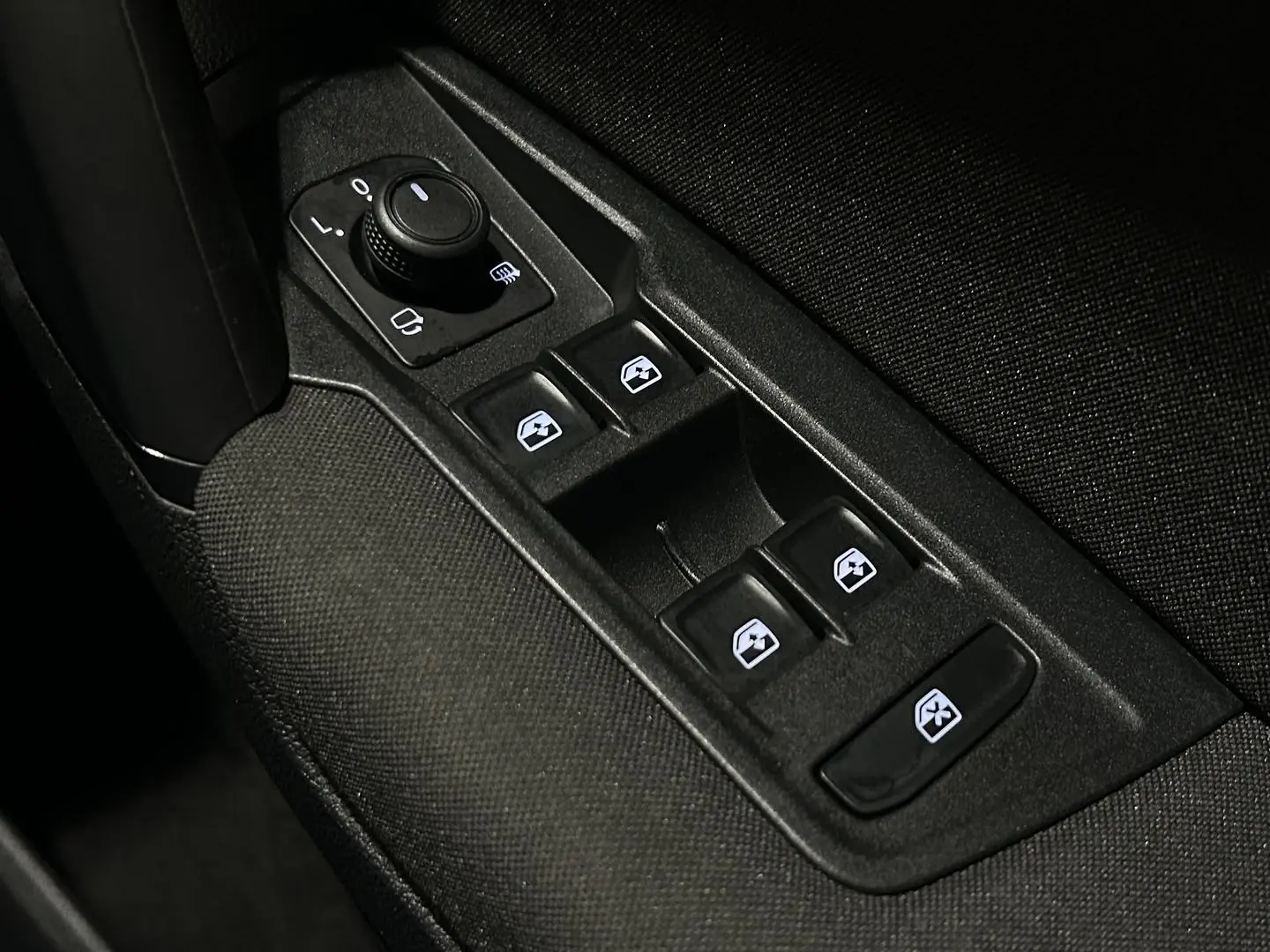 2023 Volkswagen Tiguan Gallery Image 24