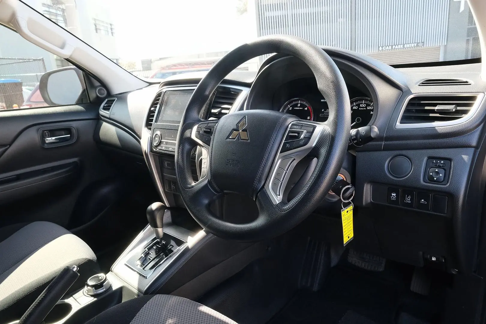 2020 Mitsubishi Triton Gallery Image 7