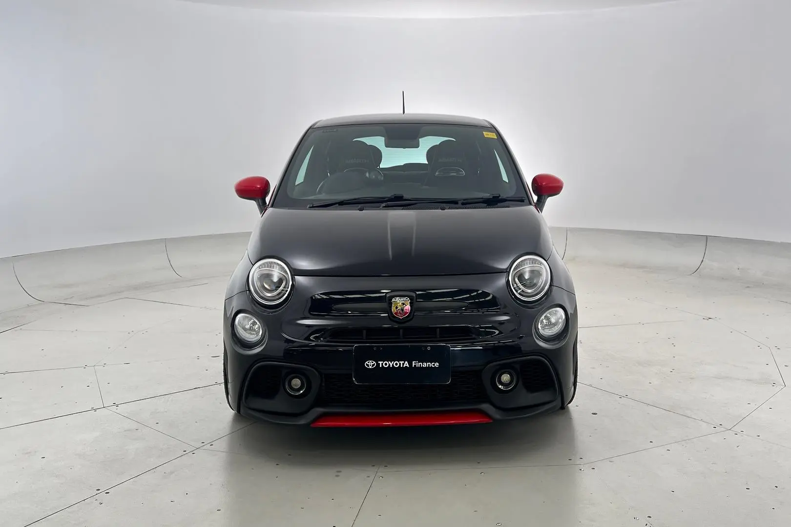 2021 Abarth 595 Gallery Image 10