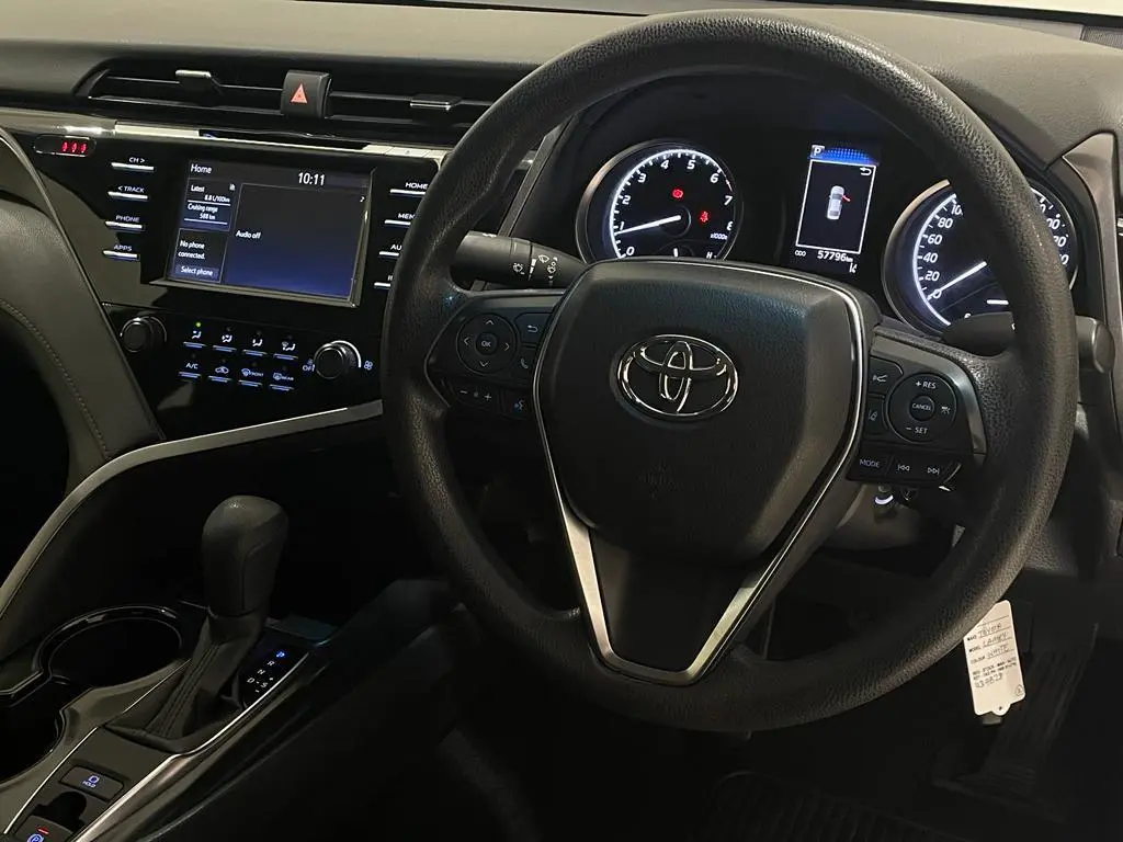 2018 Toyota Camry Gallery Image 12