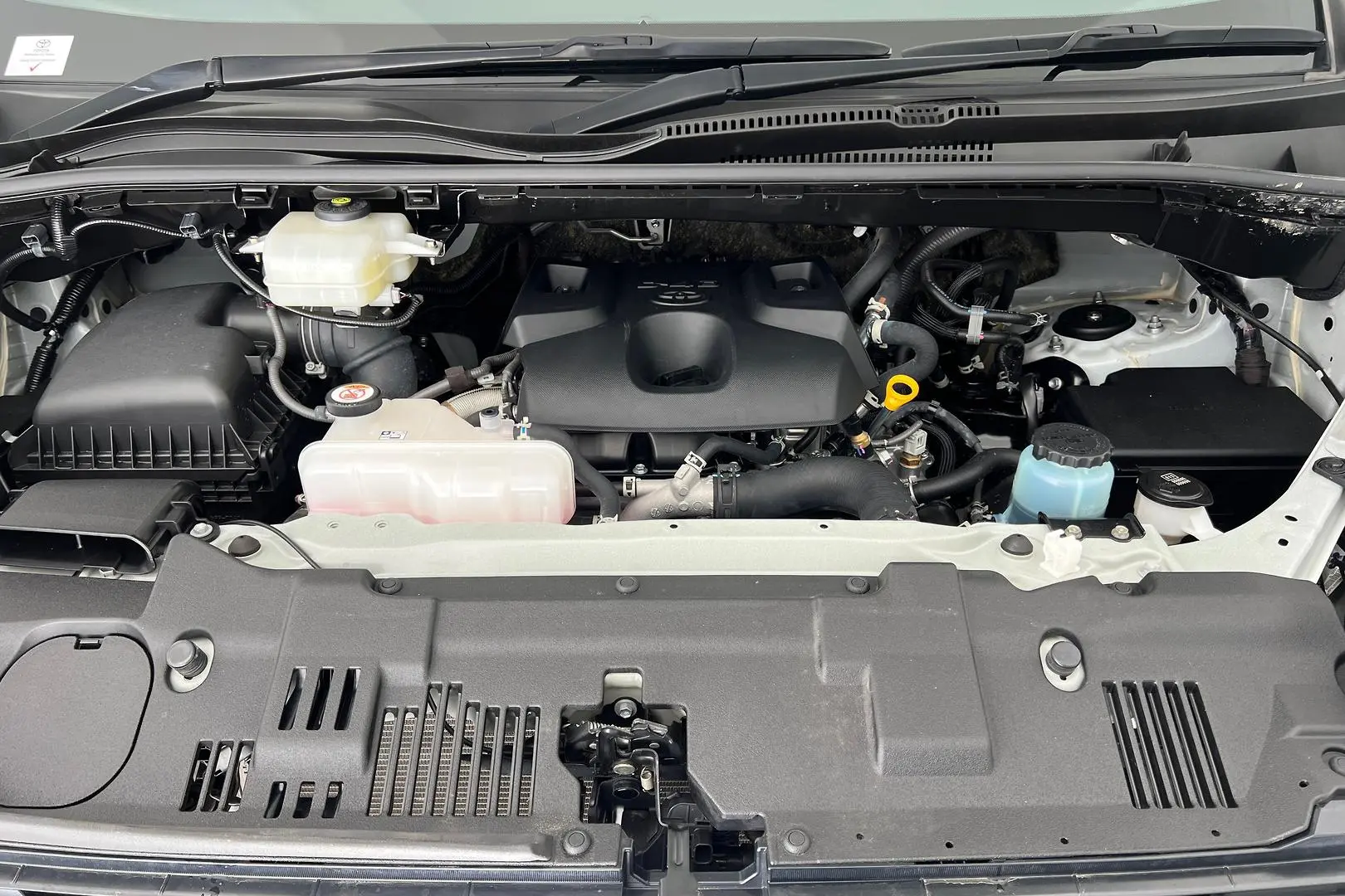 2021 Toyota Hiace Gallery Image 22