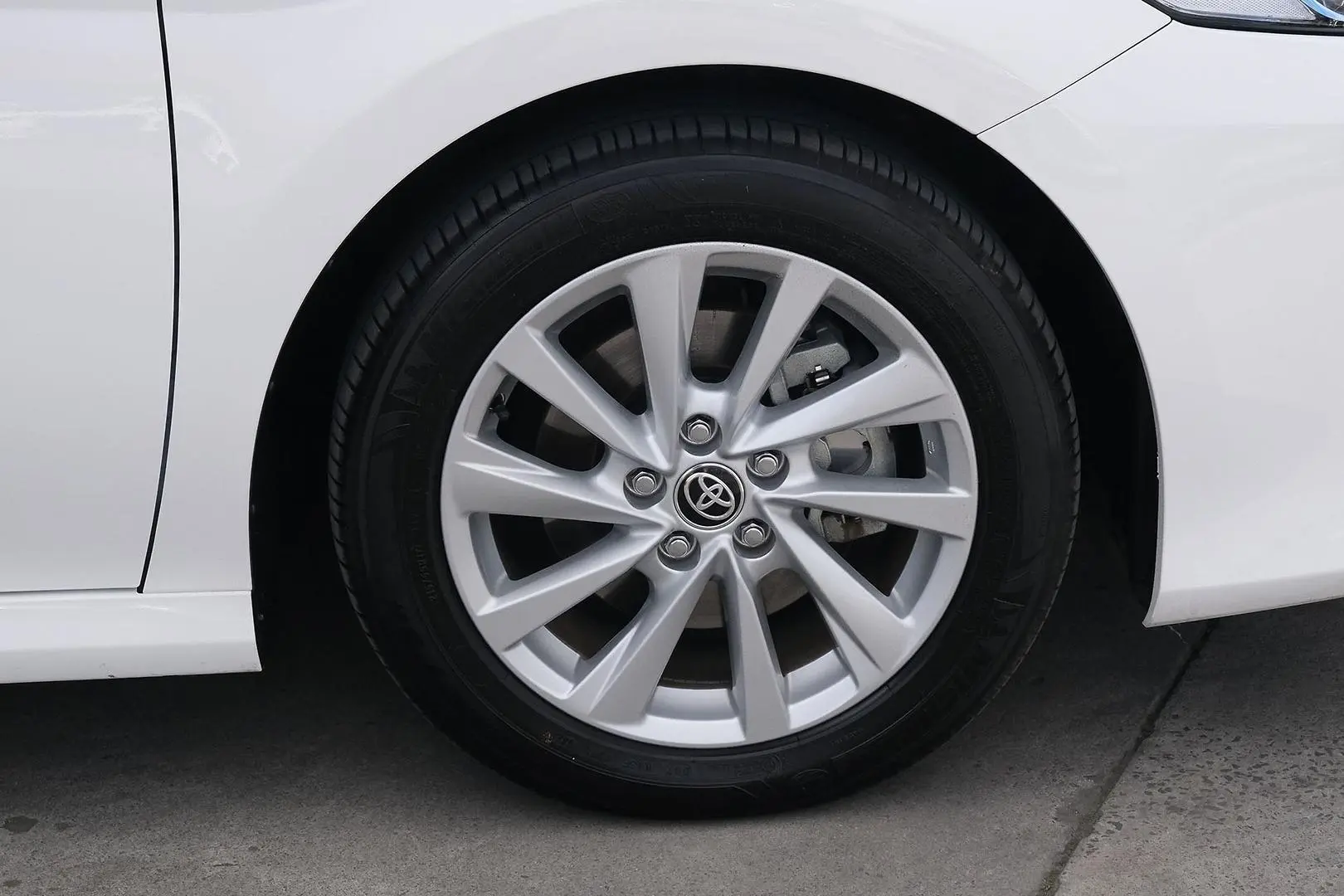 2024 Toyota Camry Gallery Image 6