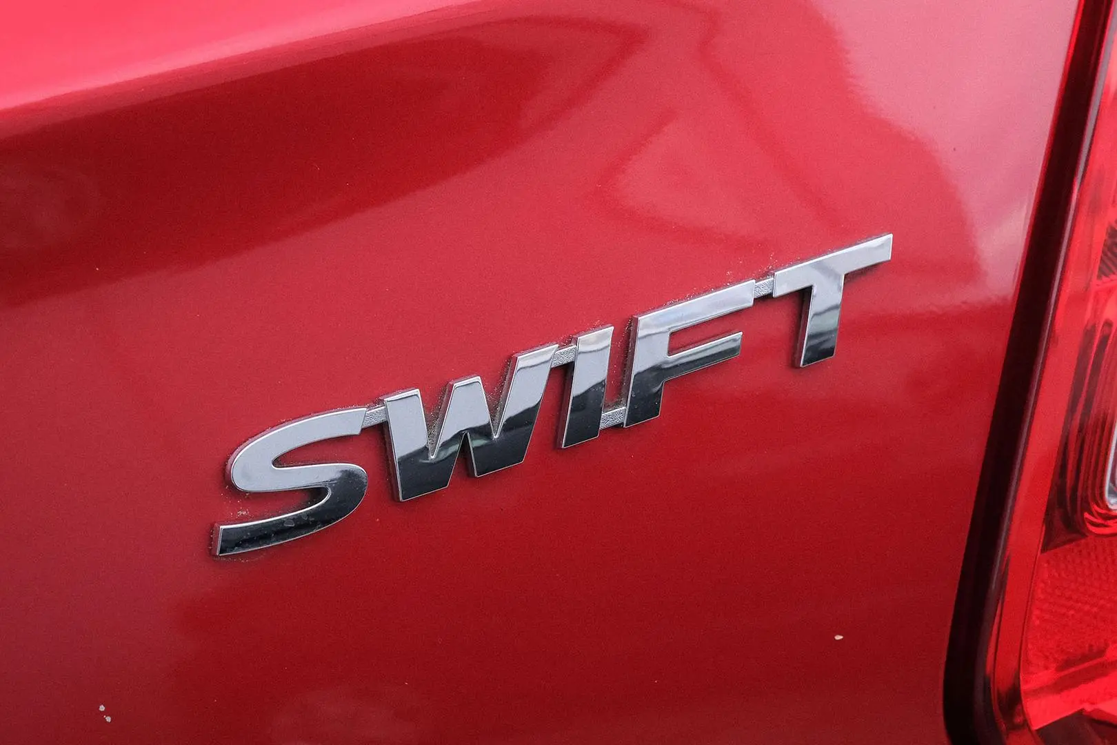 2017 Suzuki Swift Gallery Image 20