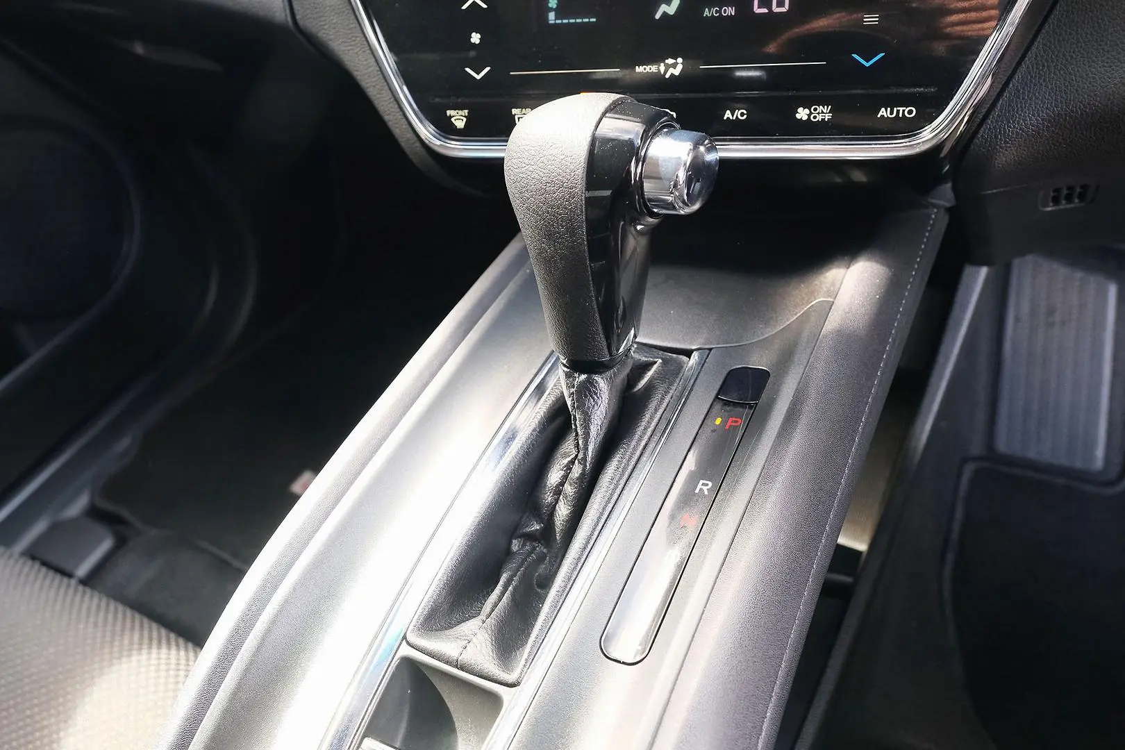 2018 Honda HR-V Gallery Image 17