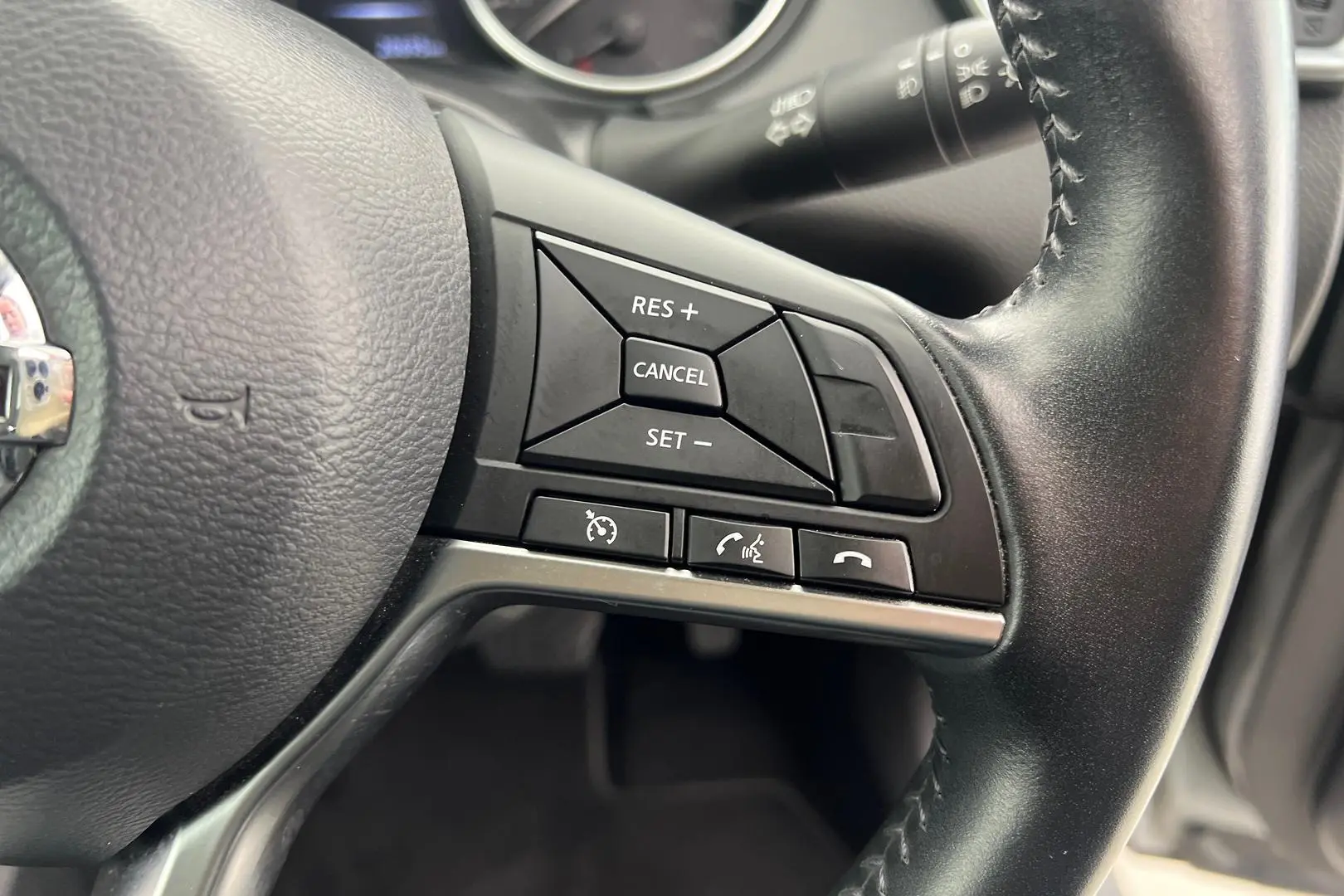 2019 Nissan QASHQAI Gallery Image 17