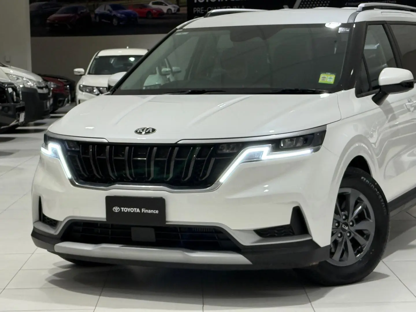 2021 Kia Carnival Gallery Image 7