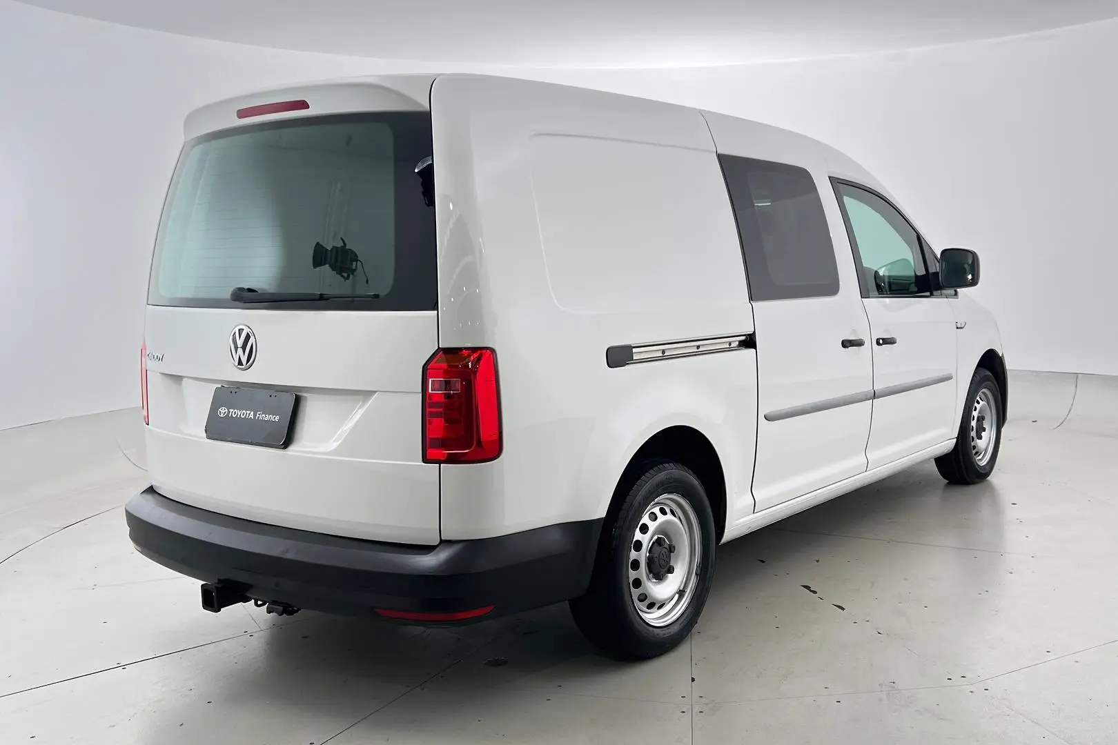 2018 Volkswagen Caddy Gallery Image 4