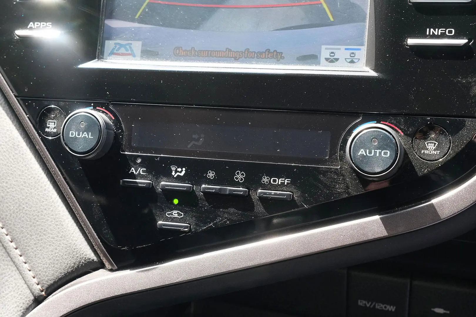 2020 Toyota Camry Gallery Image 21