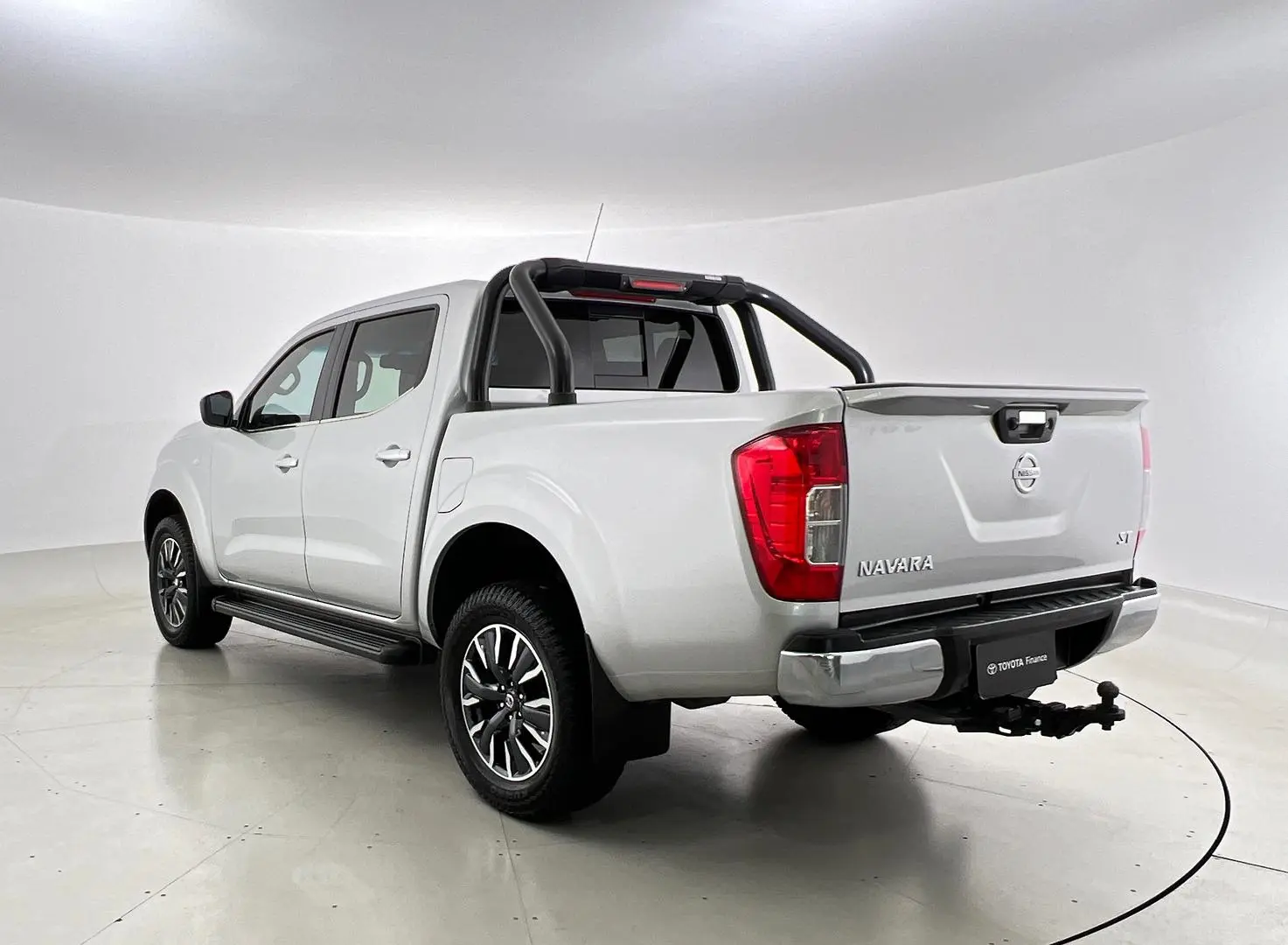 2020 Nissan Navara Image 2