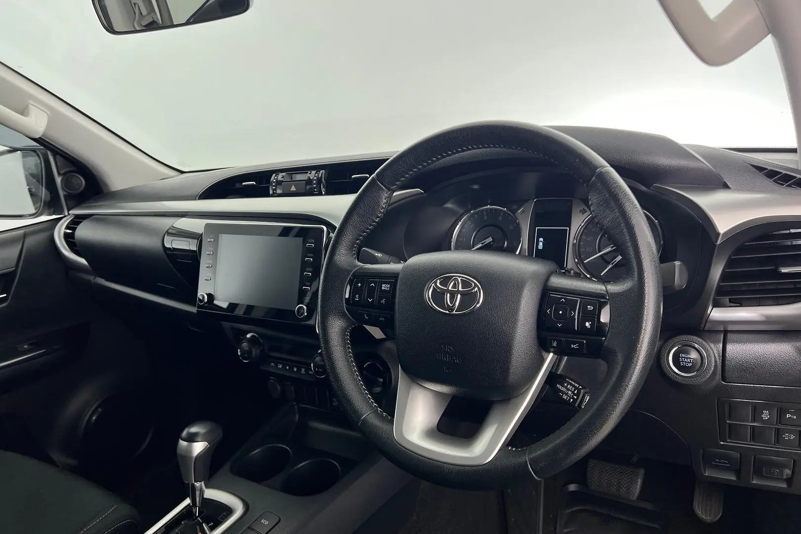2022 Toyota Hilux Gallery Image 12