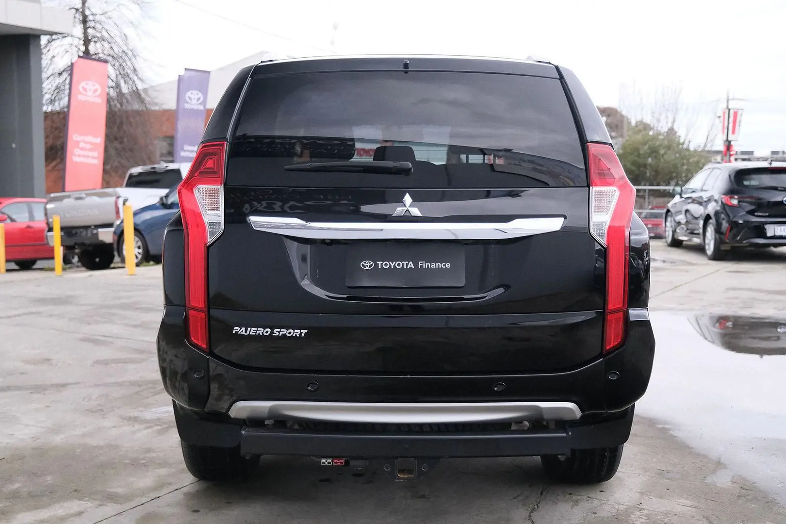 2018 Mitsubishi Pajero Sport Gallery Image 4