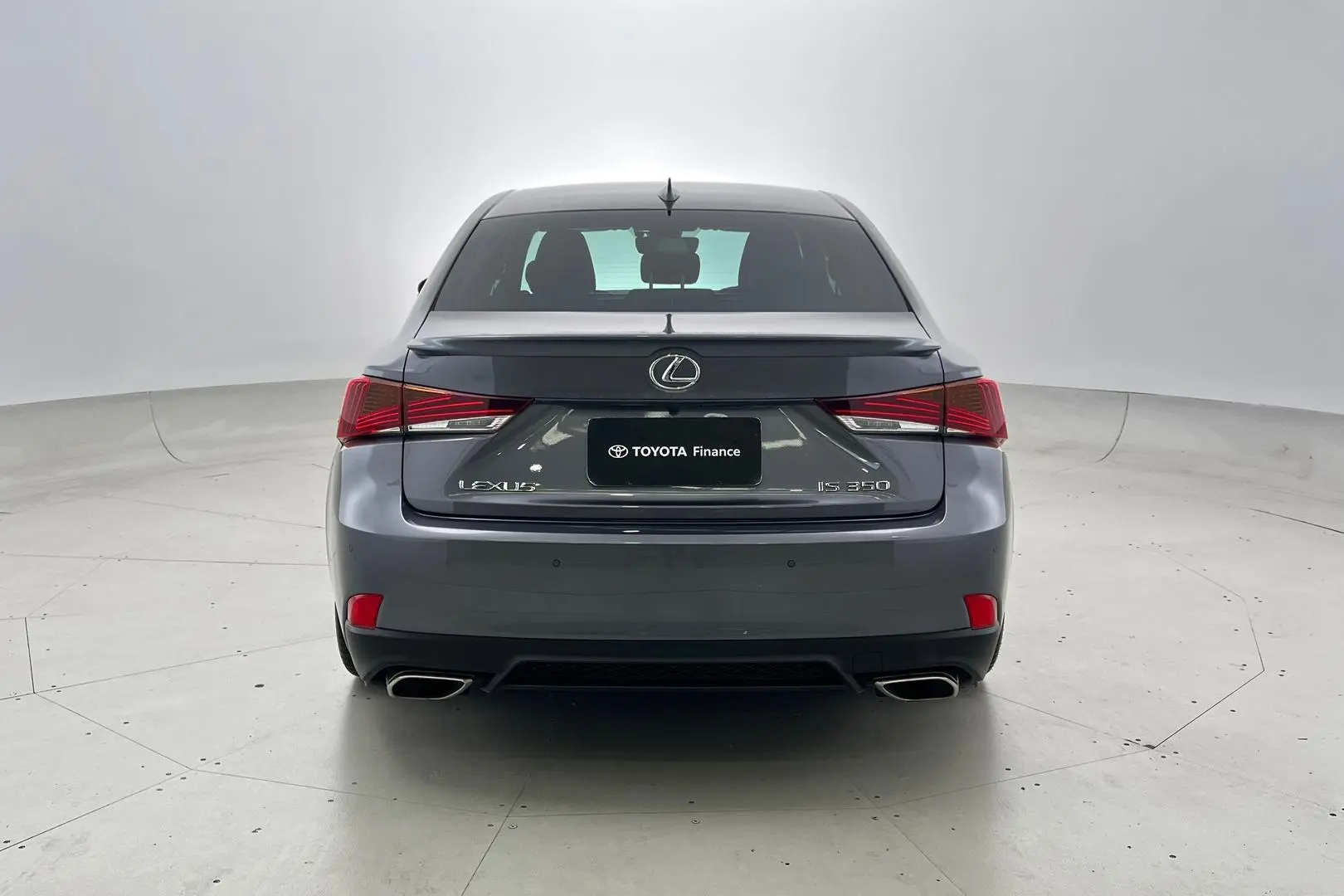 2019 Lexus IS Gallery Image 6
