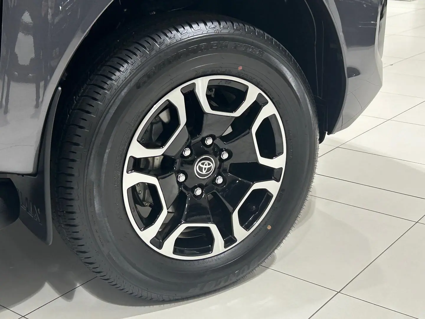 2024 Toyota Hilux Gallery Image 13