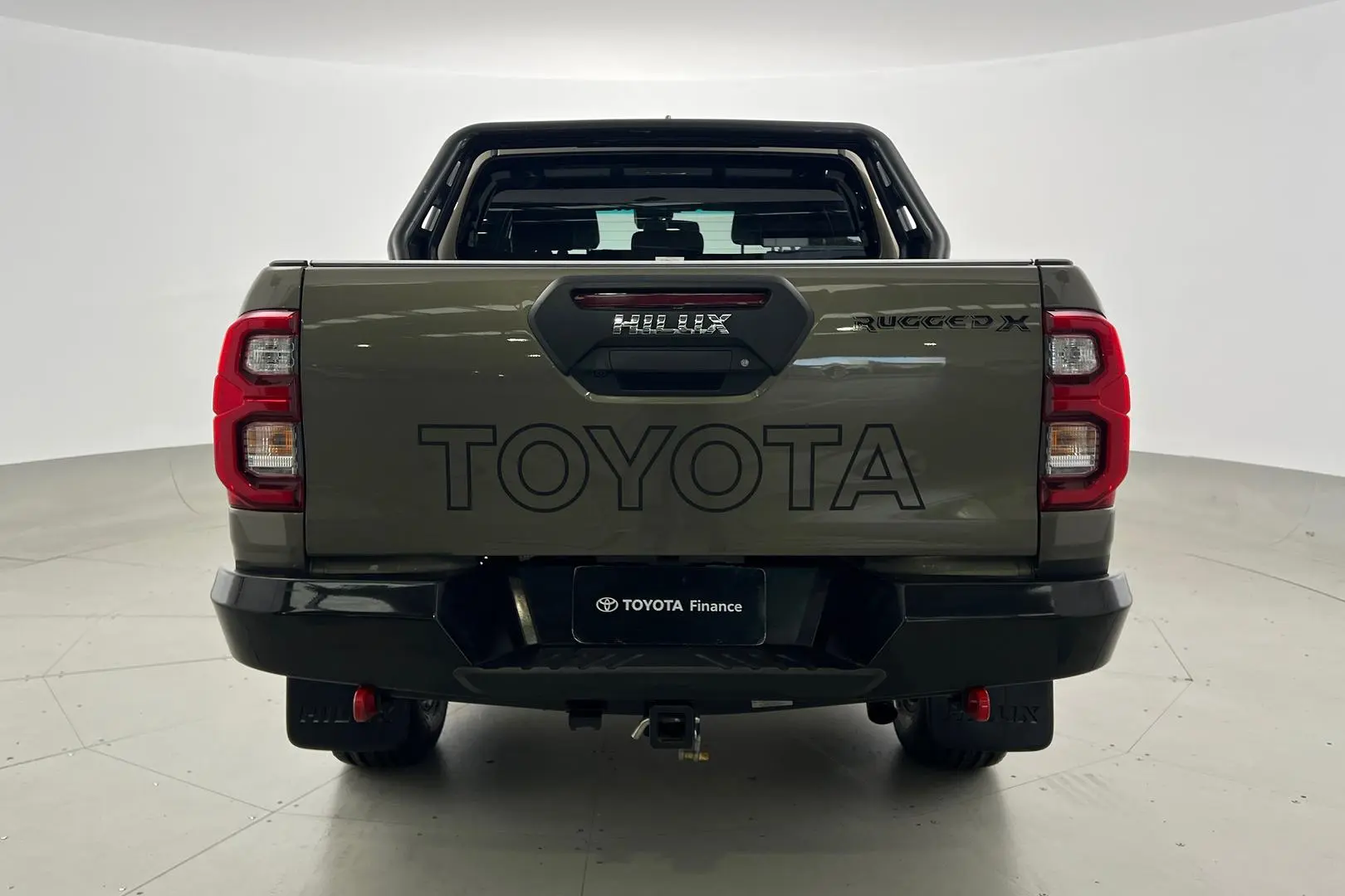 2021 Toyota Hilux Gallery Image 6