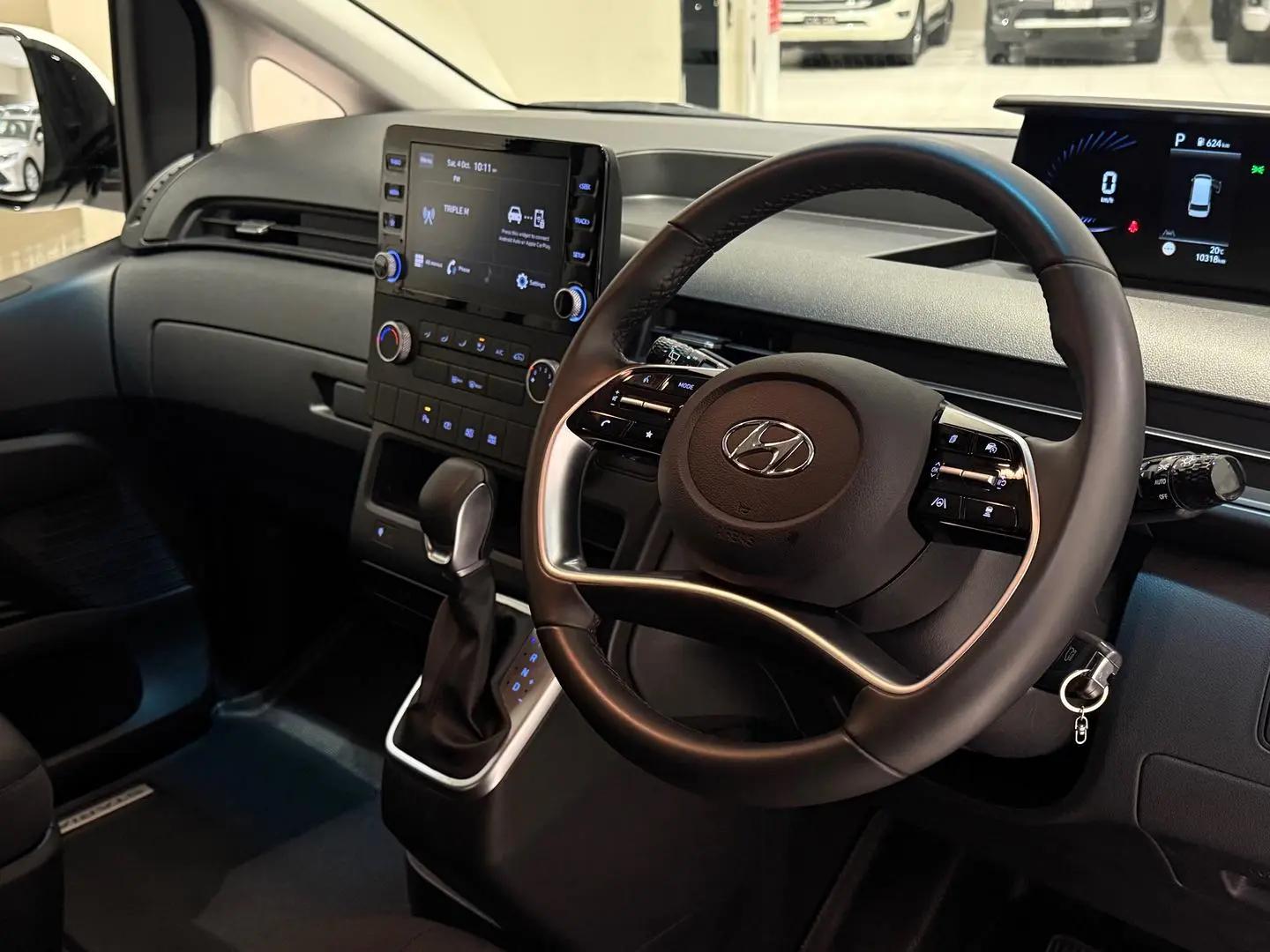 2022 Hyundai STARIA LOAD Gallery Image 17