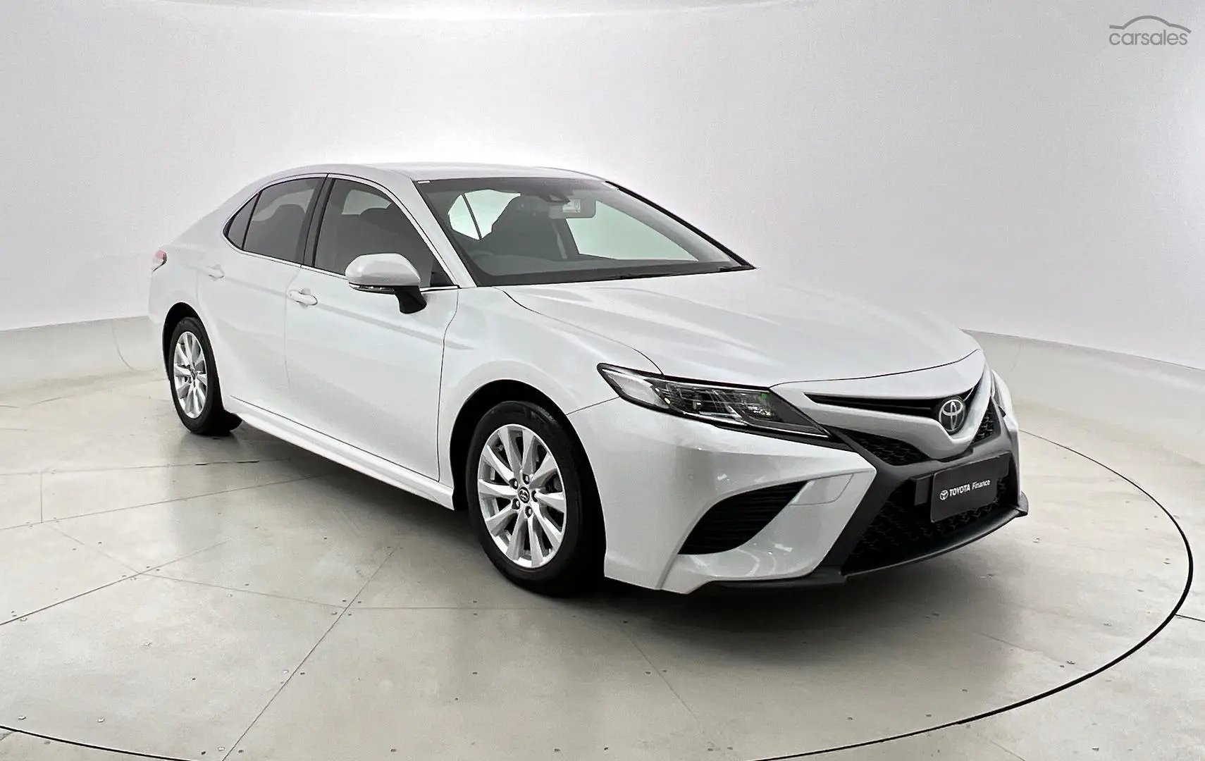 2019 Toyota Camry Image 1