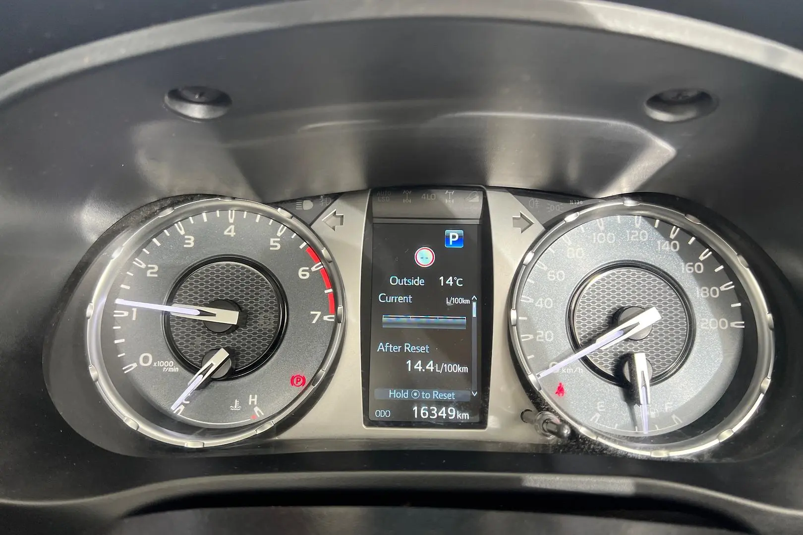 2022 Toyota Hilux Gallery Image 23