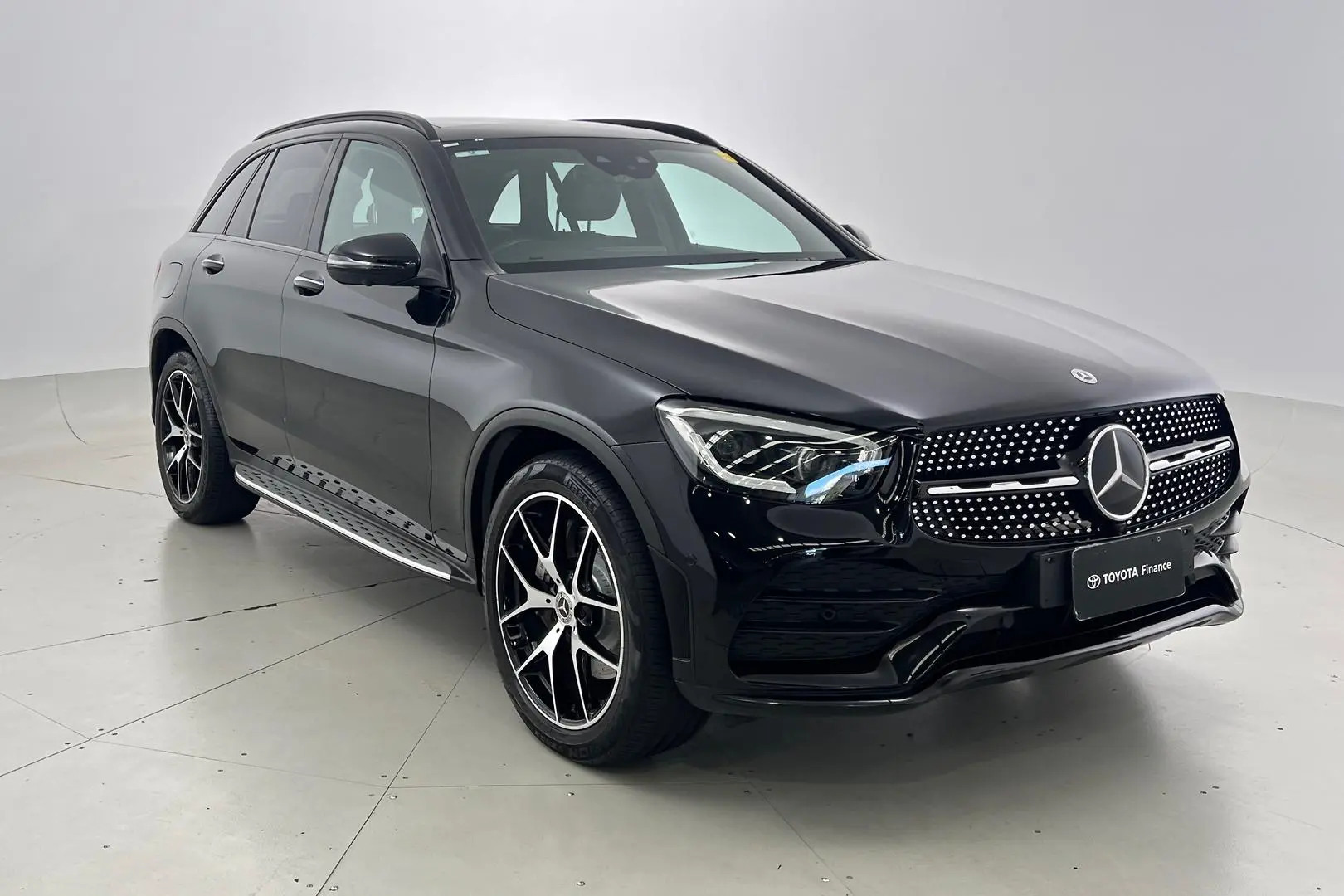 2022 Mercedes-Benz GLC-Class Gallery Image 1