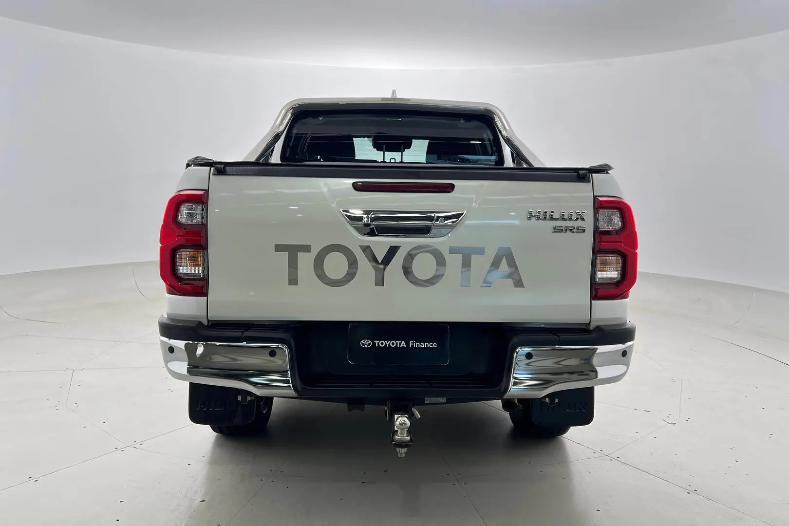 2022 Toyota Hilux Gallery Image 6