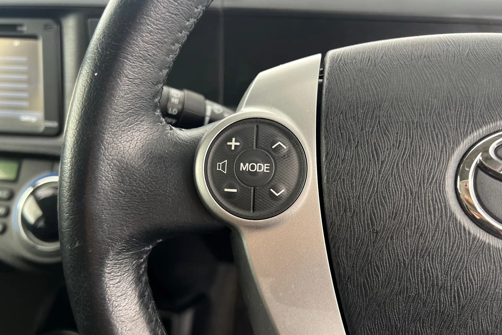 2013 Toyota Prius C Gallery Image 18