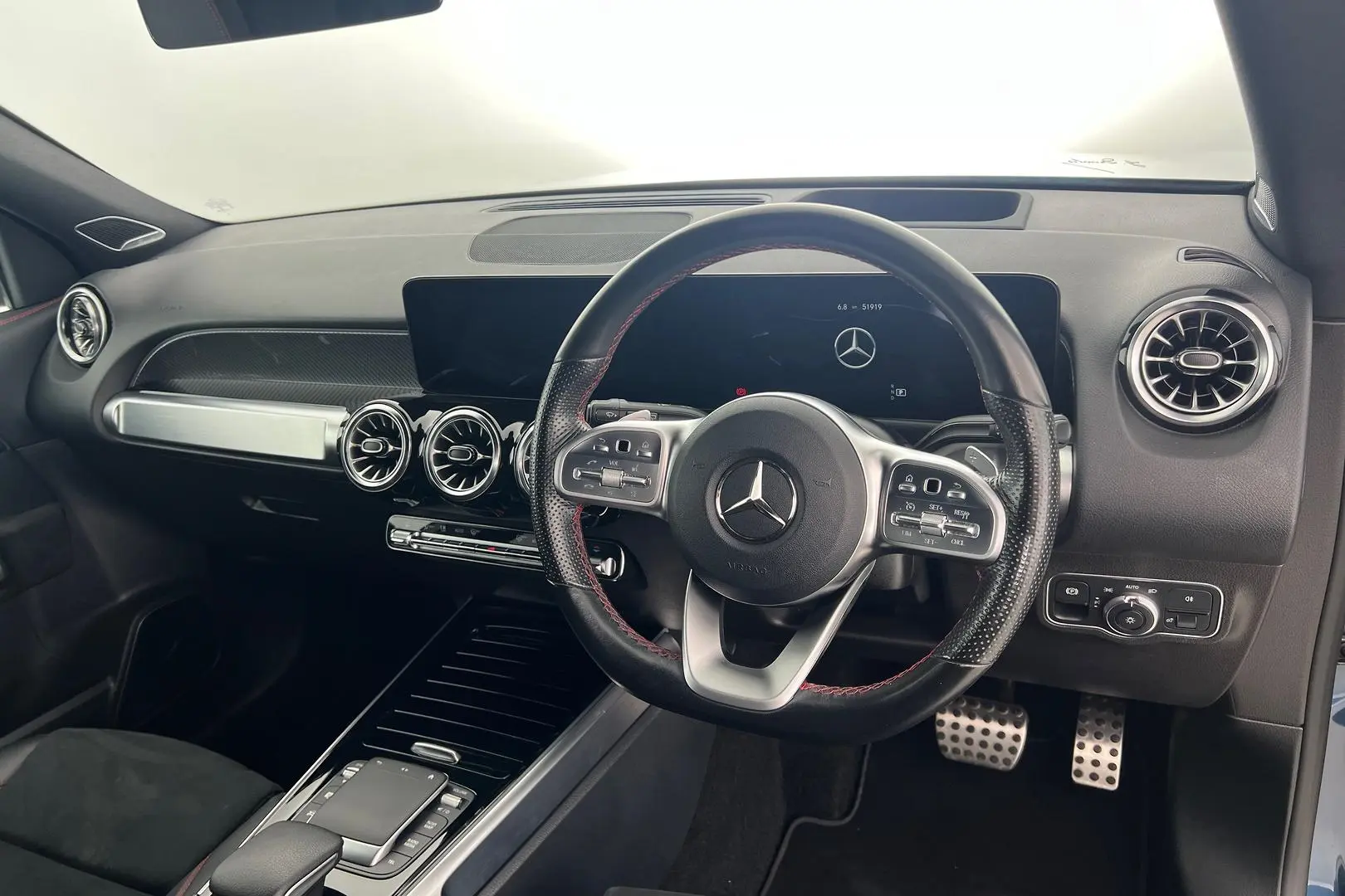 2021 Mercedes-Benz GLB-Class Gallery Image 12