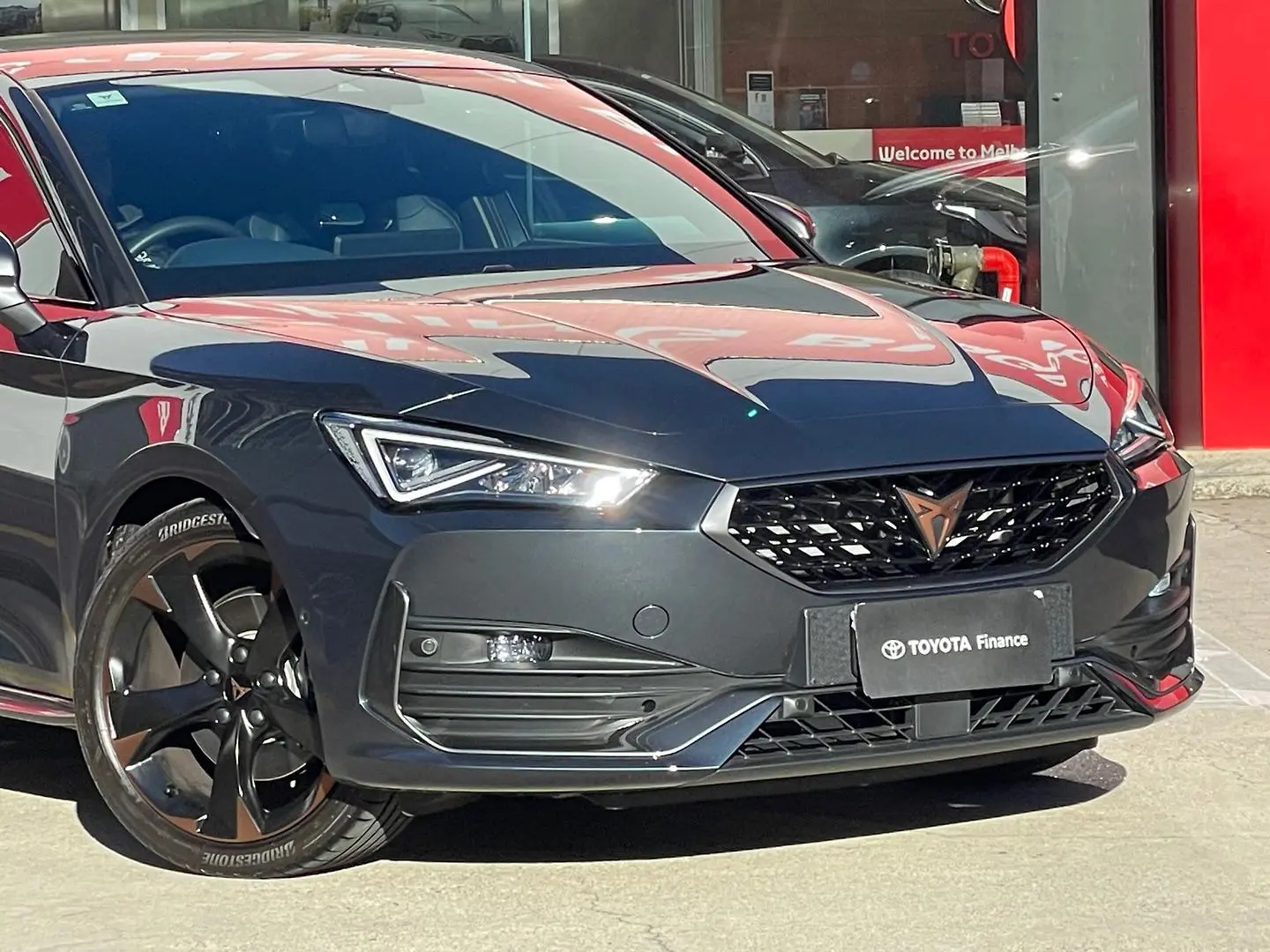 2024 CUPRA Leon Gallery Image 3