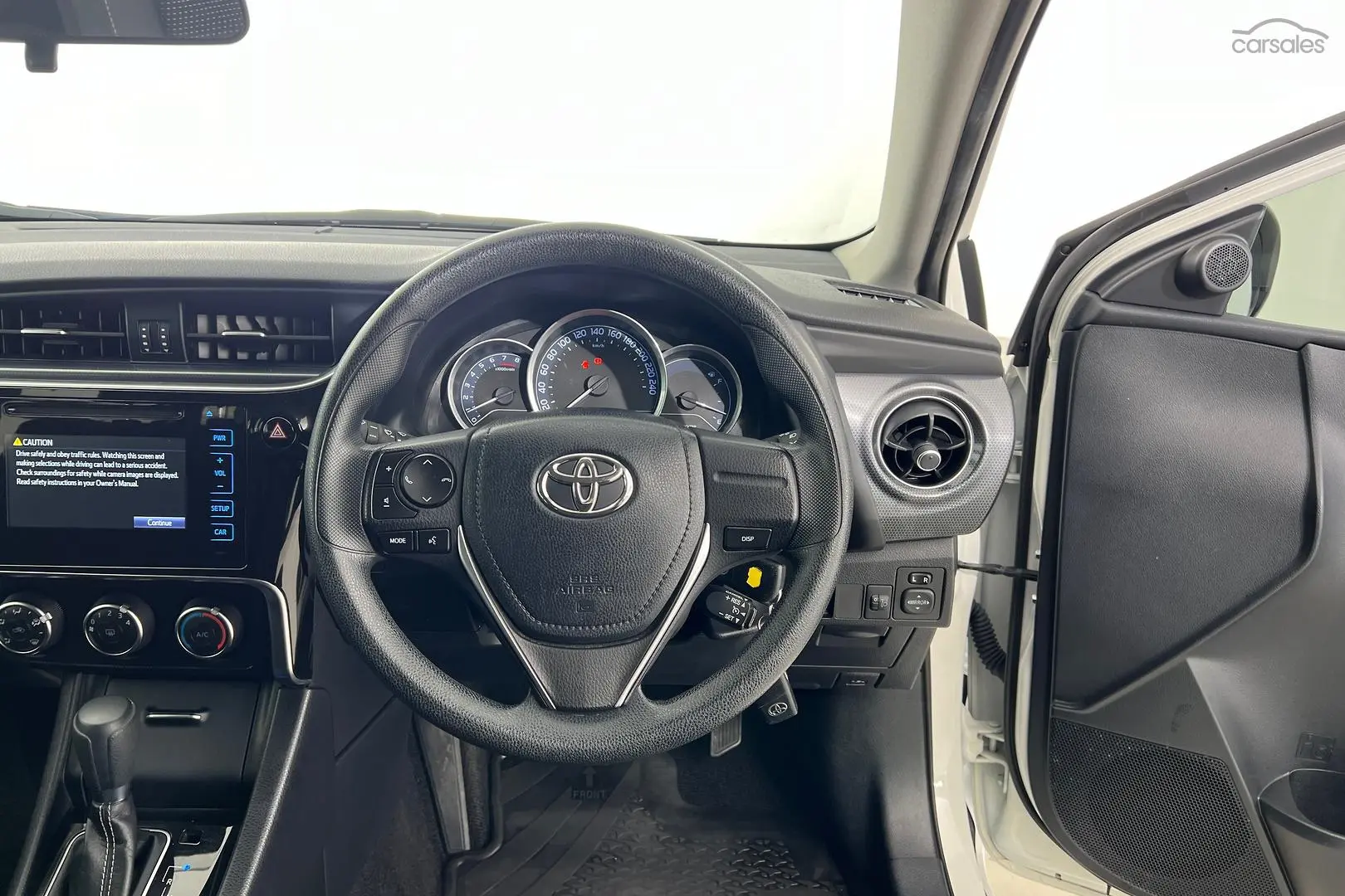 2018 Toyota Corolla Image 17