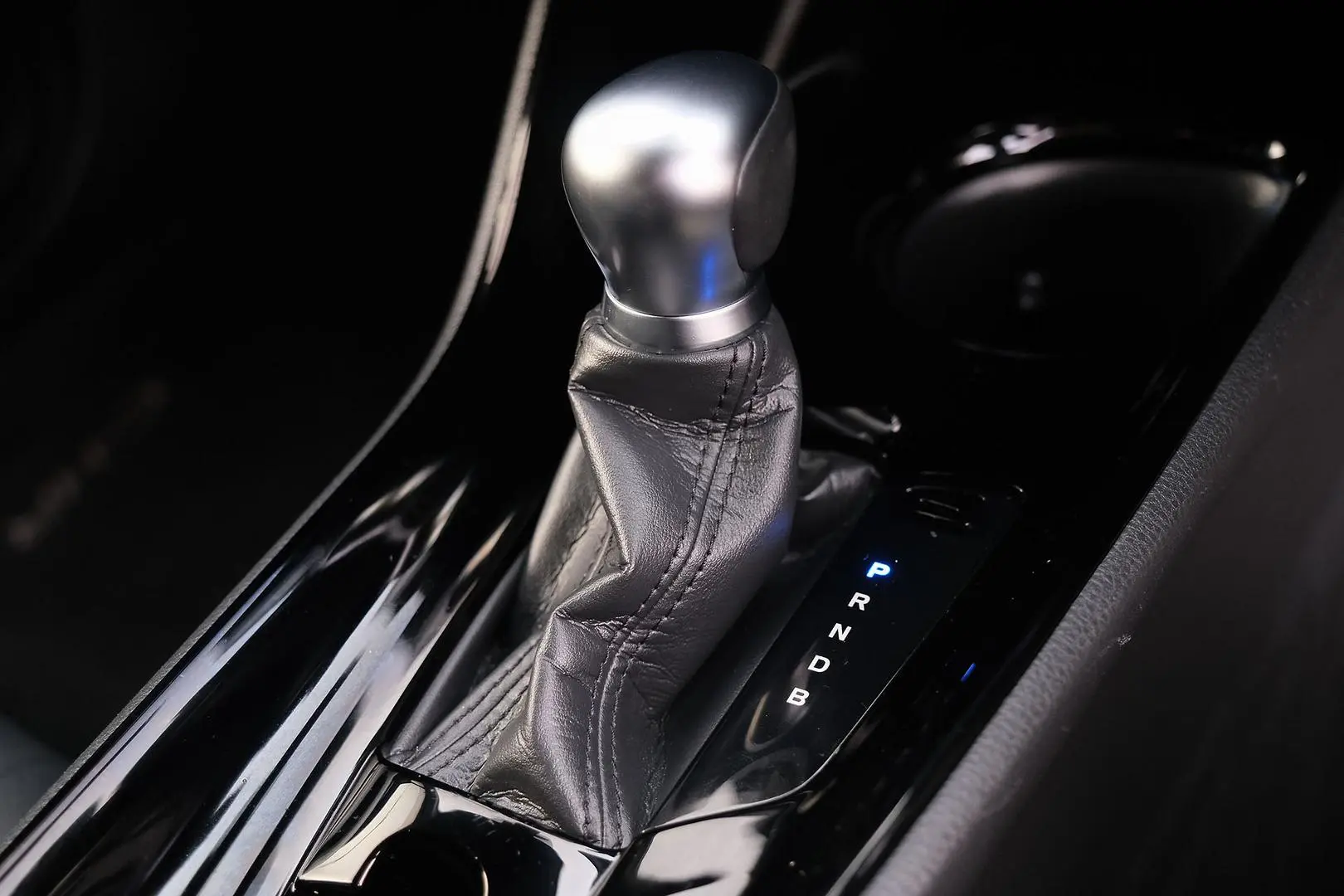 2023 Toyota C-HR Gallery Image 18