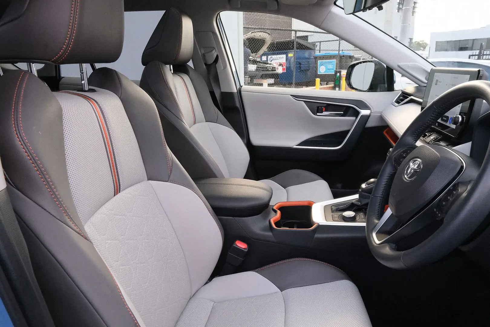 2024 Toyota RAV4 Gallery Image 14