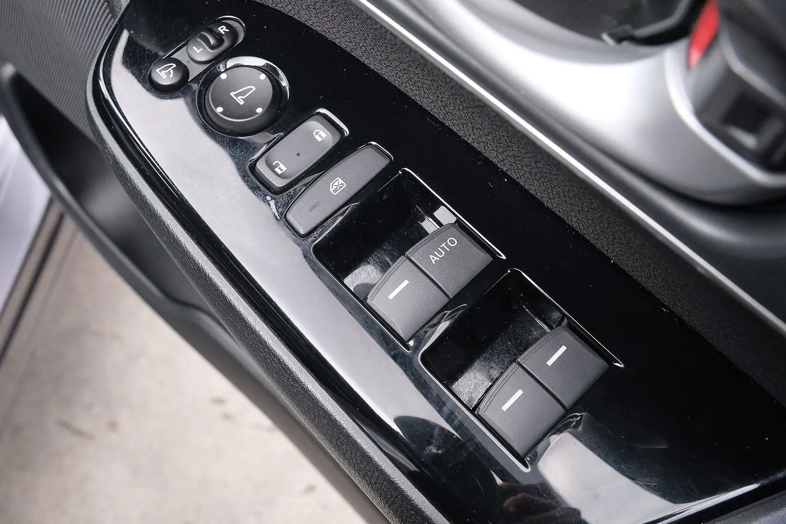 2019 Honda CR-V Gallery Image 12