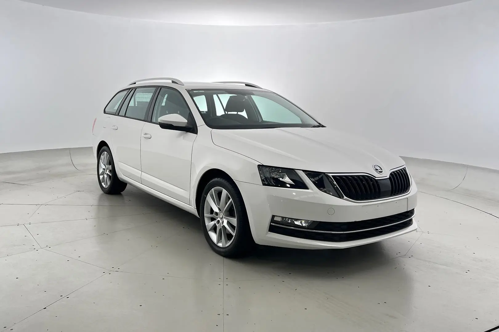 2020 SKODA Octavia Gallery Image 1