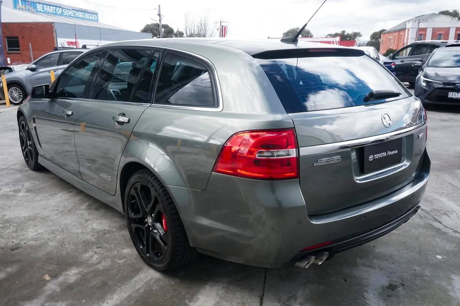 2016 Holden Commodore Gallery Image 2