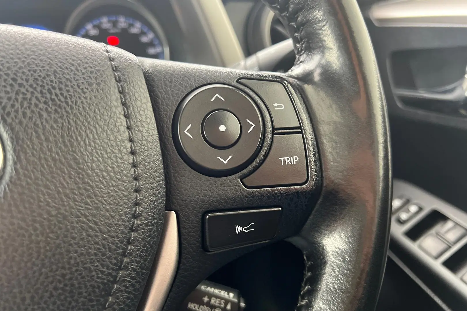 2018 Toyota RAV4 Gallery Image 17
