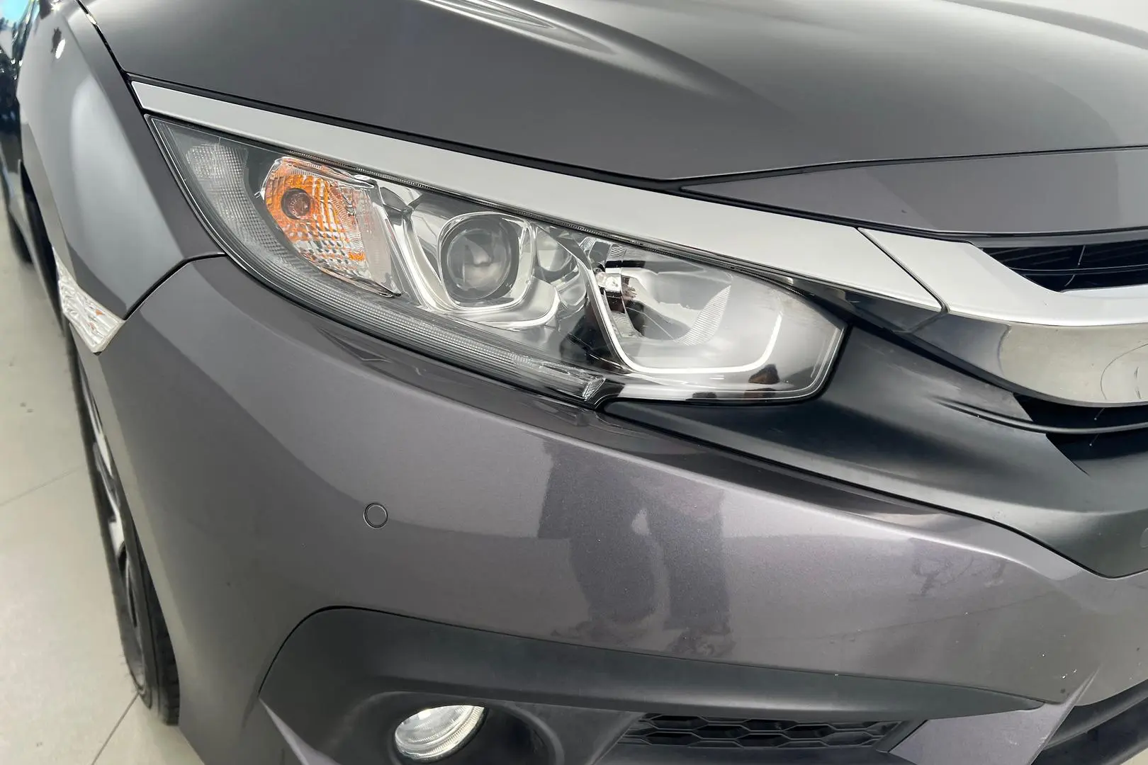 2018 Honda Civic Gallery Image 2