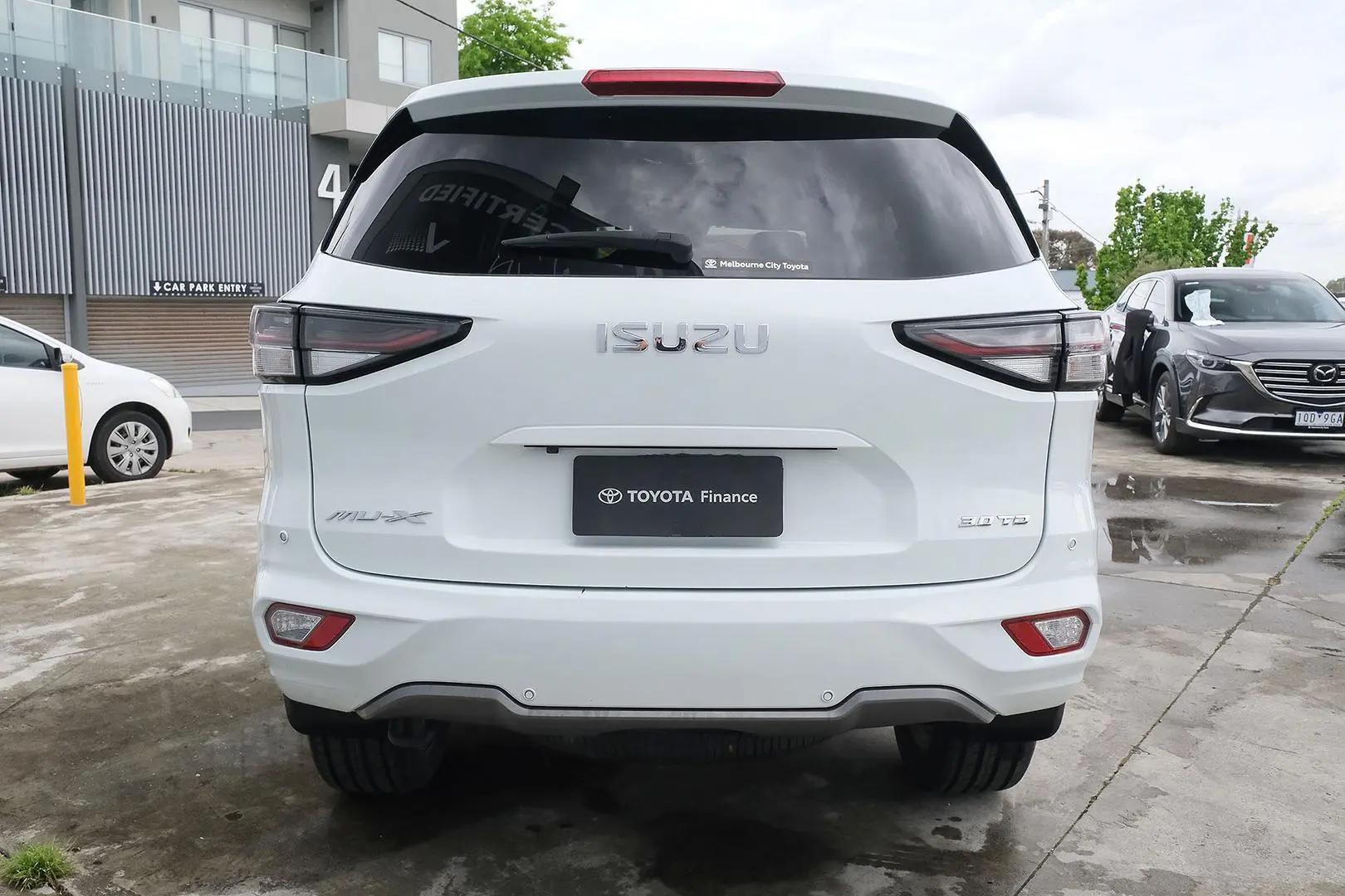2021 Isuzu MU-X Gallery Image 4