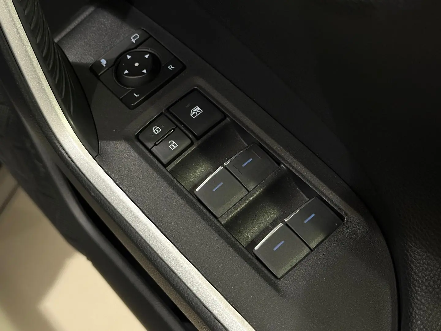 2024 Toyota RAV4 Gallery Image 15