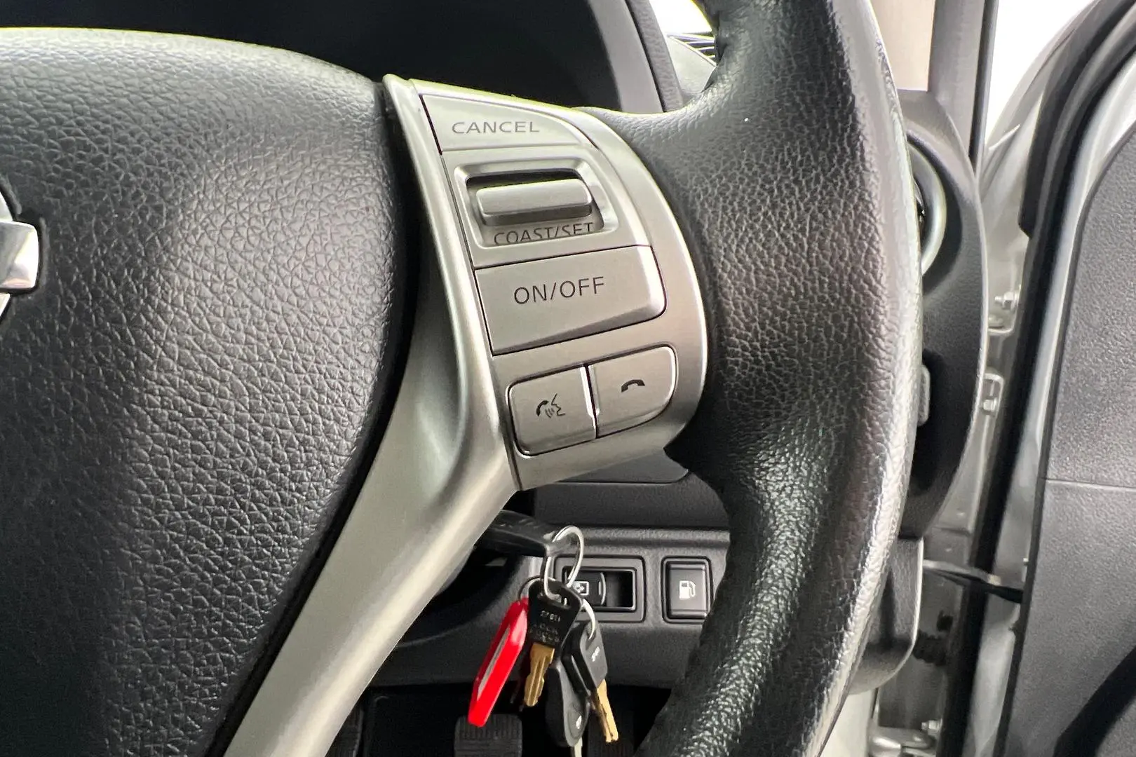 2017 Nissan Navara Gallery Image 17