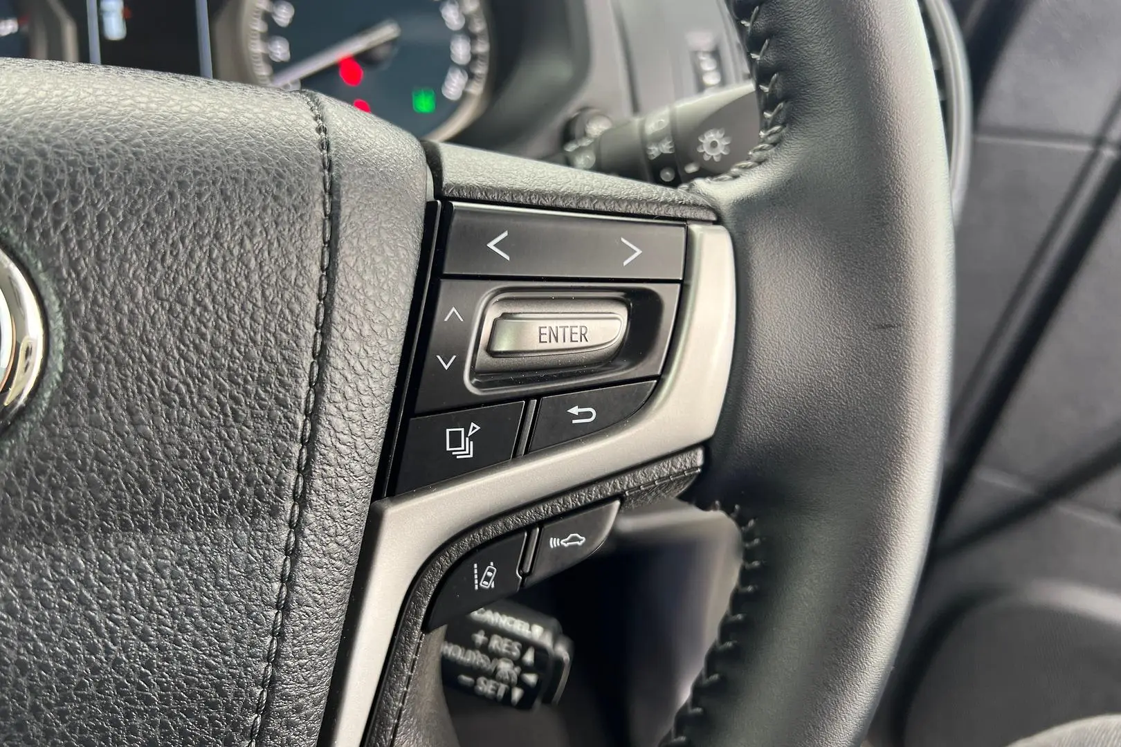 2018 Toyota Landcruiser Prado Gallery Image 17
