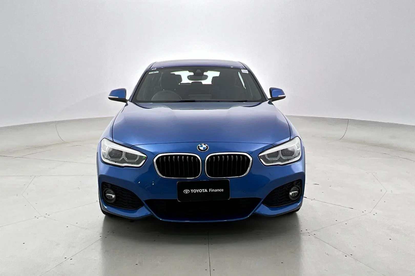 2018 BMW 1 Series Image 9