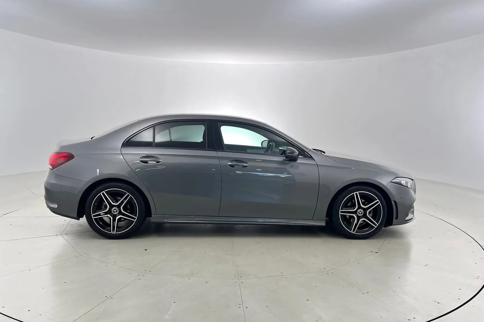 2022 Mercedes-Benz A-Class Gallery Image 4