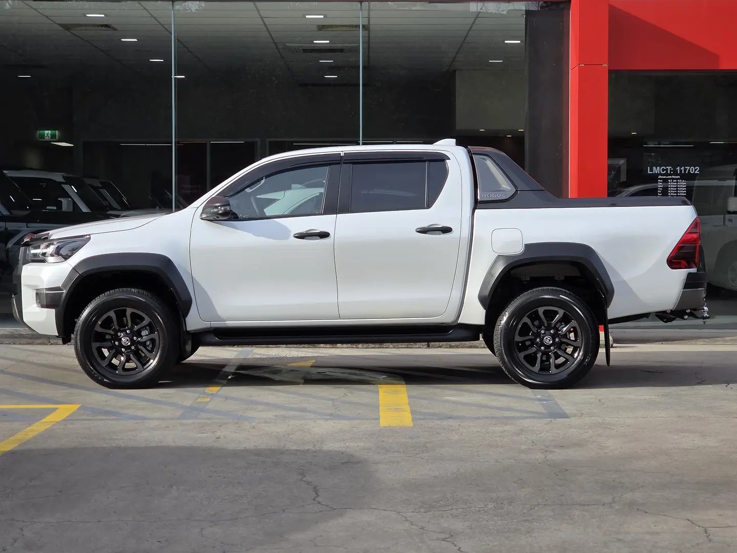 2024 Toyota Hilux Gallery Image 6